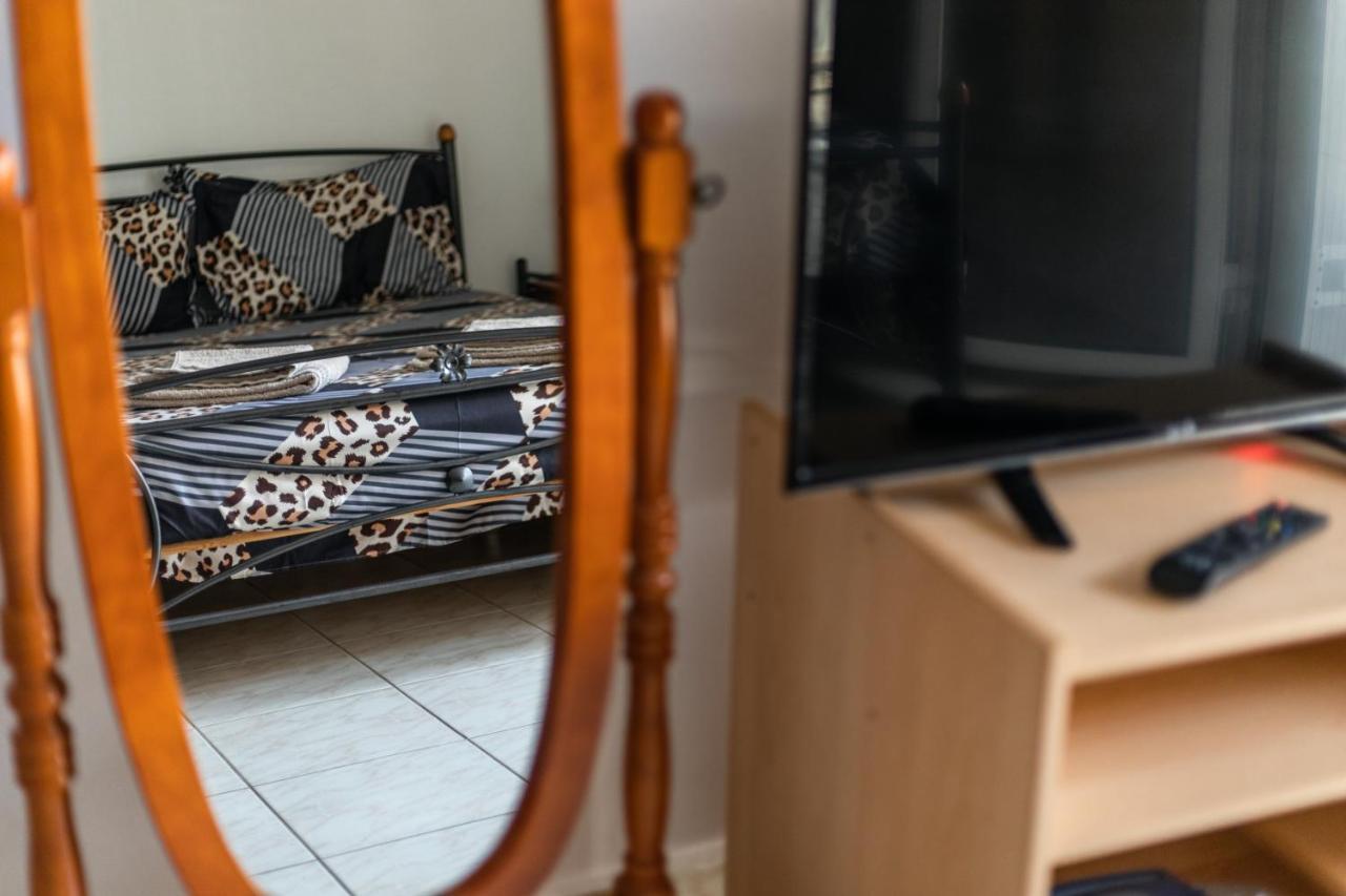Central Cozy Apartment Sparta Bagian luar foto