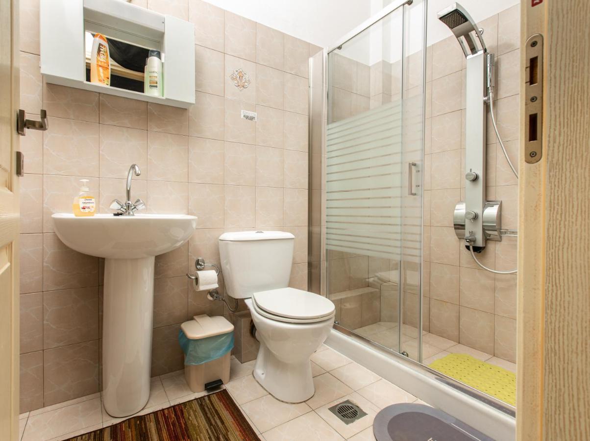 Central Cozy Apartment Sparta Bagian luar foto